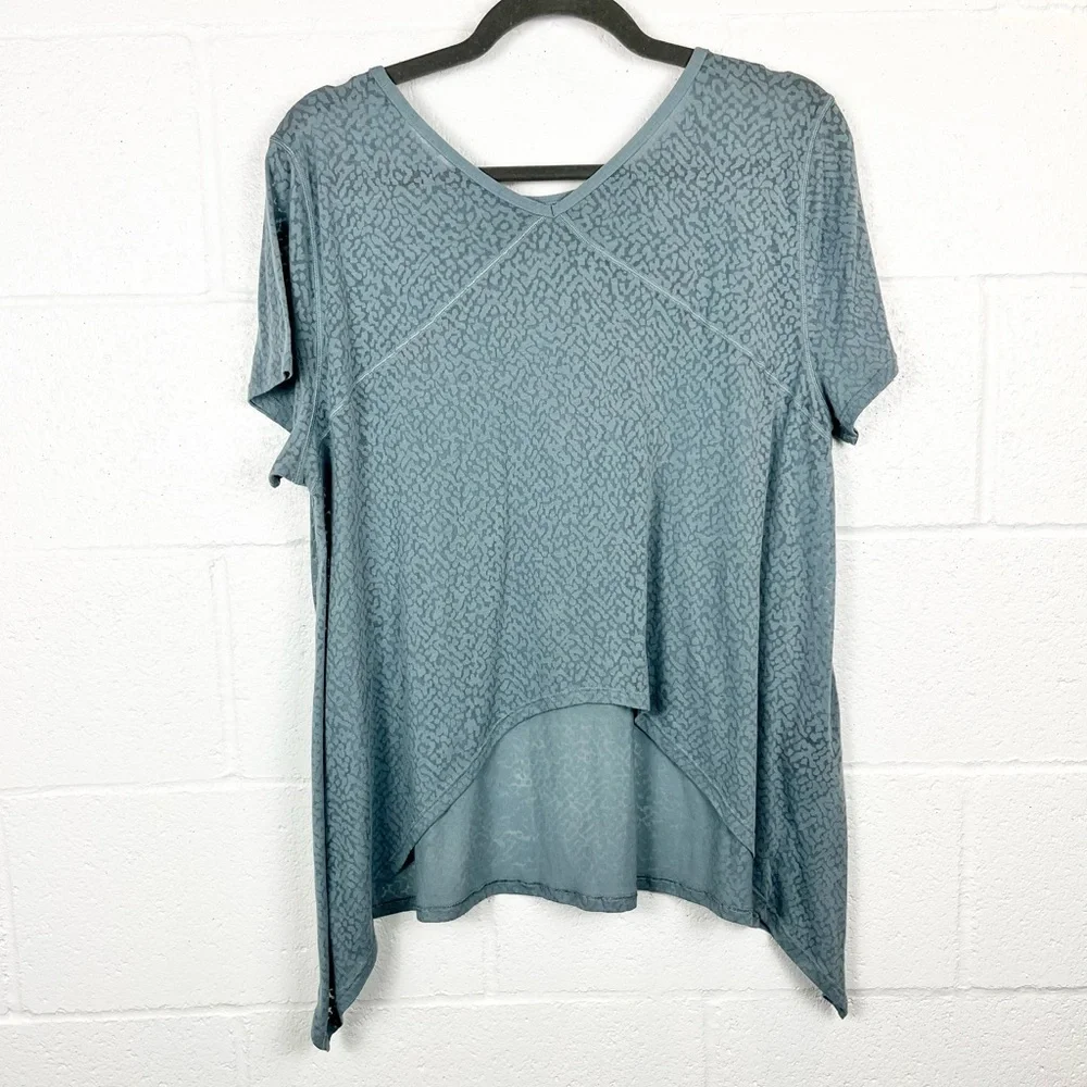 Lululemon Loop Around Tee - Picture 4 of 8